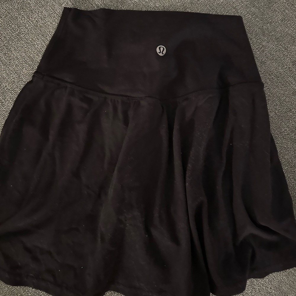 Lululemon skort size 2